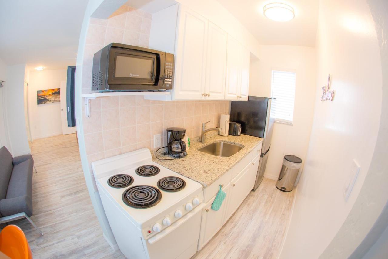 St. Pete Beach Suites Экстерьер фото