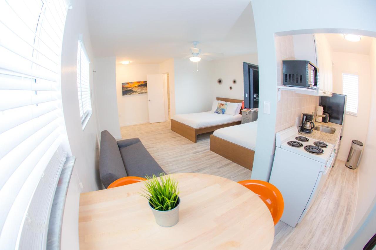 St. Pete Beach Suites Экстерьер фото