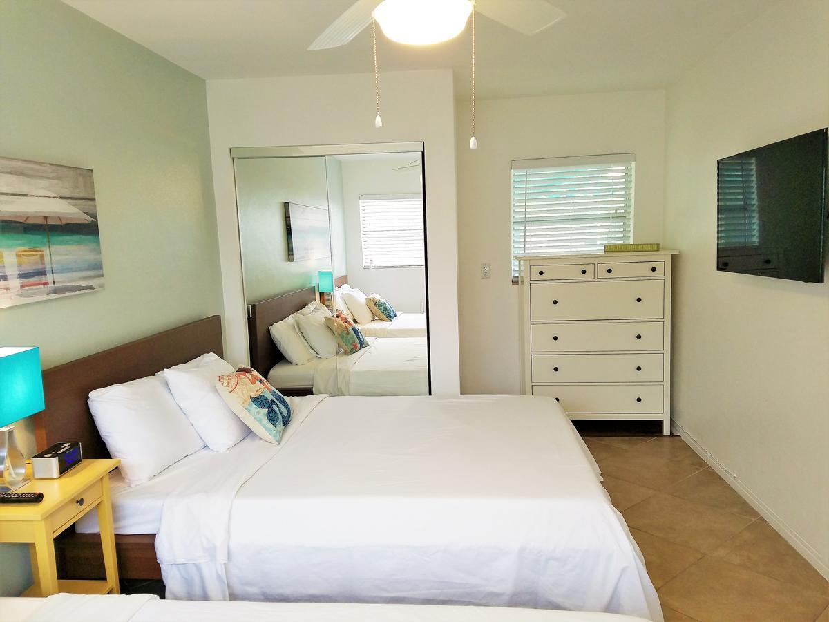St. Pete Beach Suites Экстерьер фото