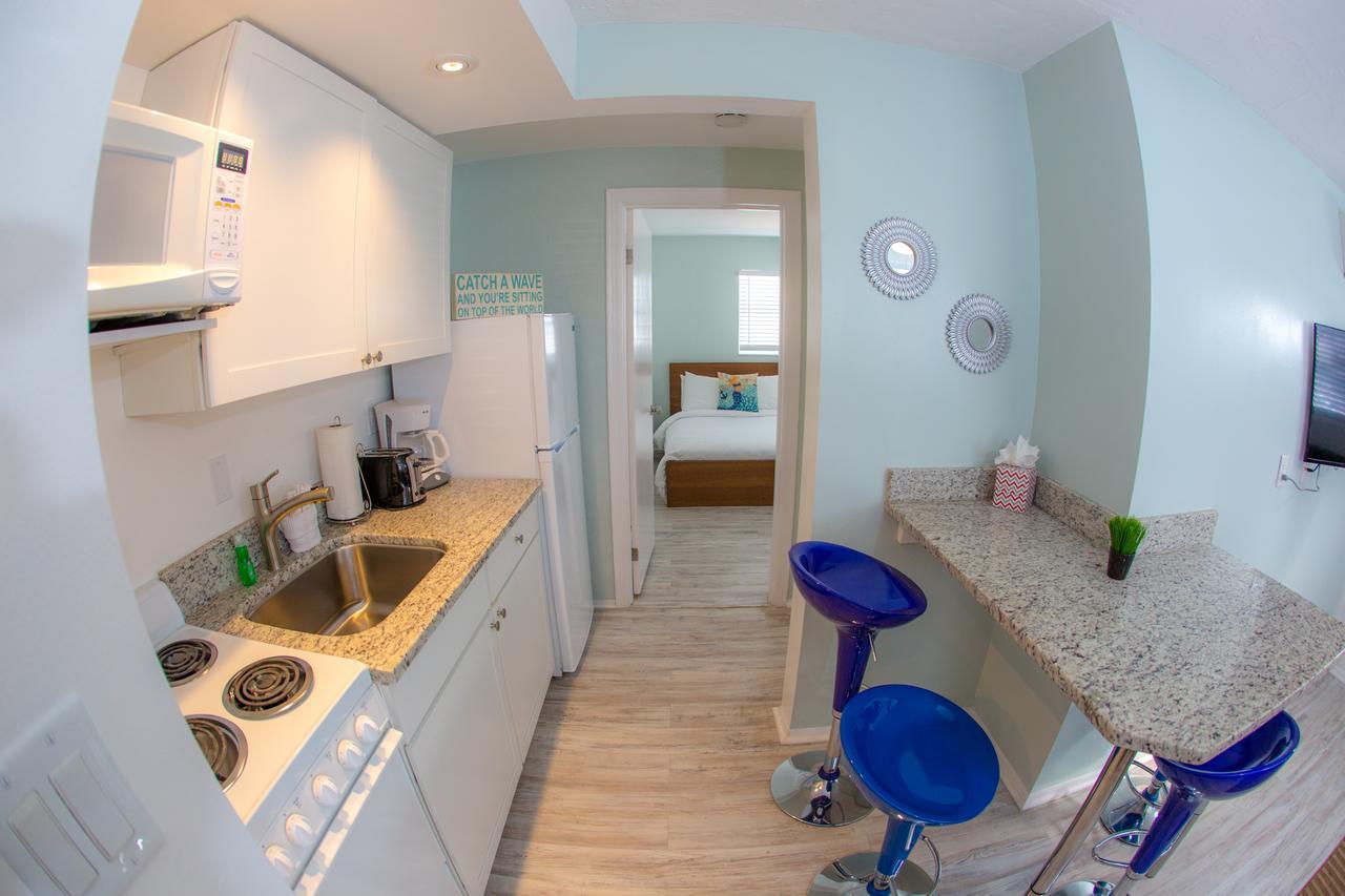 St. Pete Beach Suites Экстерьер фото