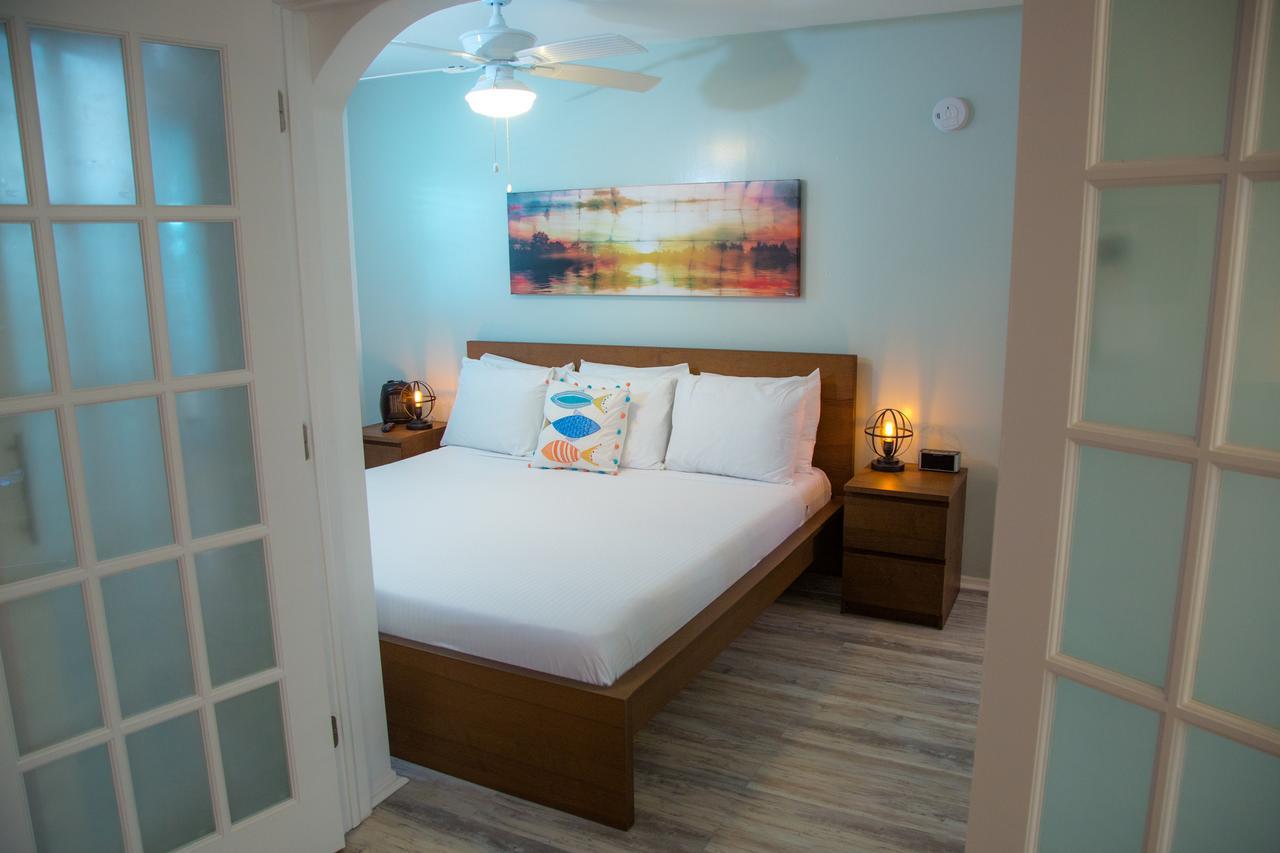 St. Pete Beach Suites Экстерьер фото