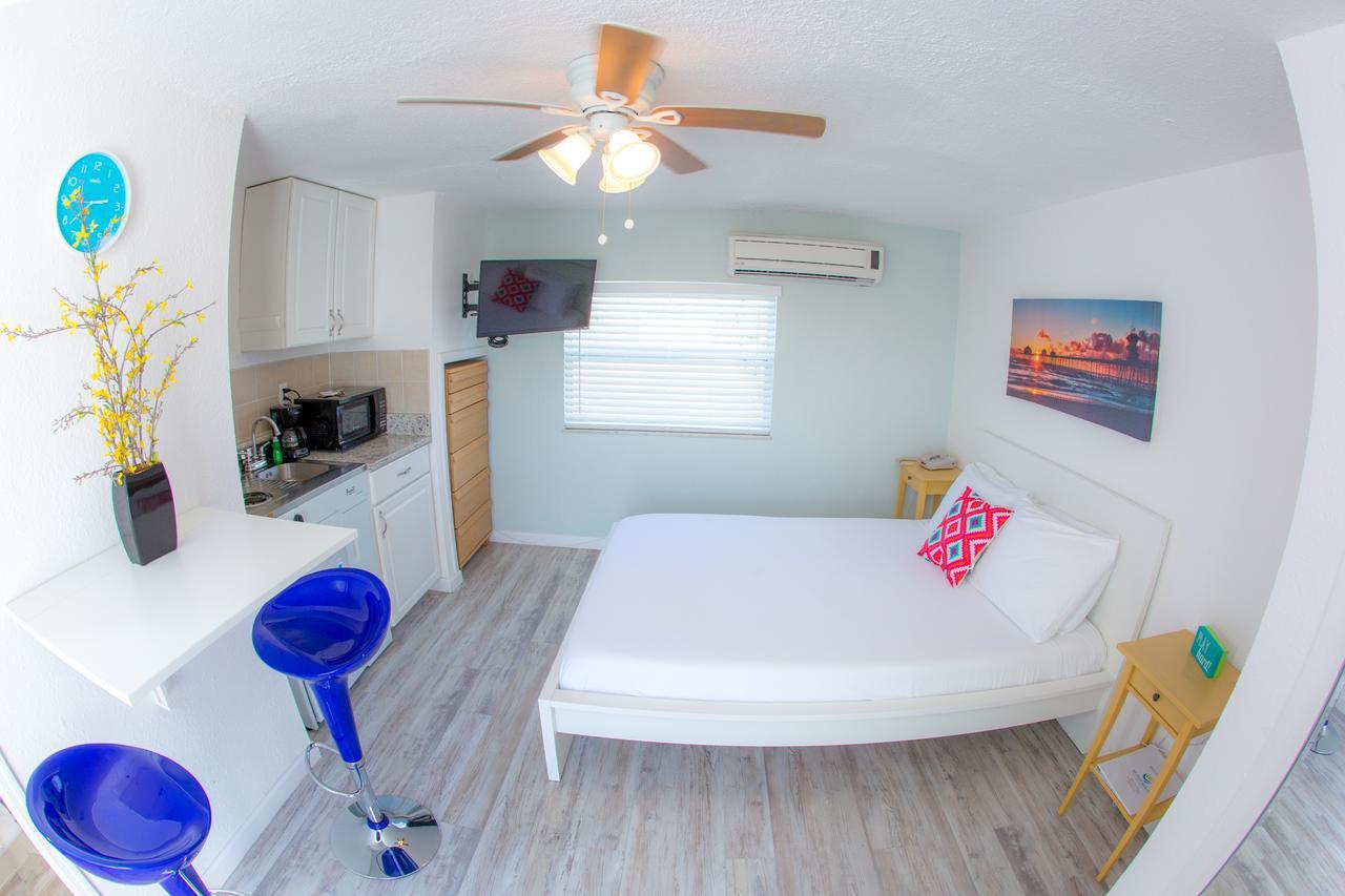 St. Pete Beach Suites Экстерьер фото