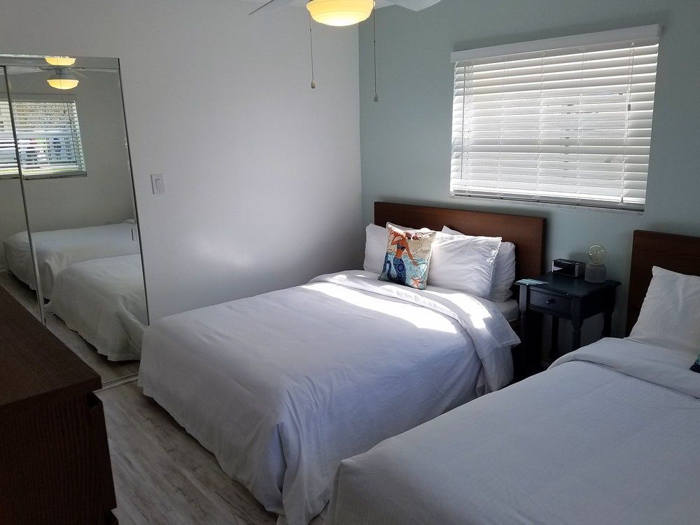 St. Pete Beach Suites Экстерьер фото
