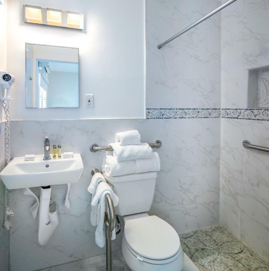 St. Pete Beach Suites Экстерьер фото